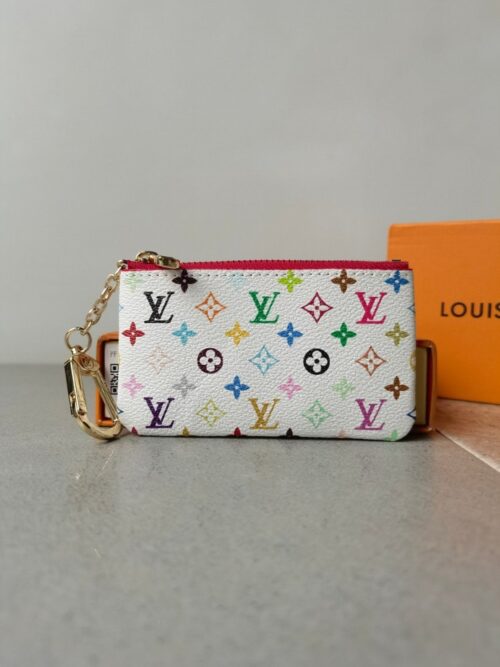 【AT3833】✨ Louis VuittonのクラシックなMonogram Multicolorファスナーコインケース ✨
