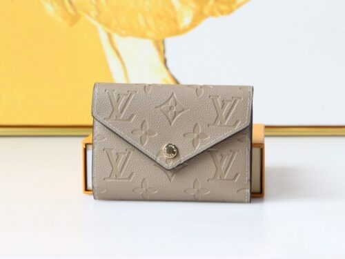 【AT3837】✨Louis VuittonのクラシックなMonogram Empreinte財布✨