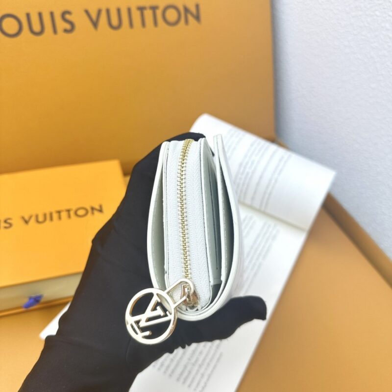 【AT3869】Louis Vuitton ルイ・ヴィトンのモノグラム折りたたみ財布・ジップタイプ（ホワイトピンク）🌸💖 M12378