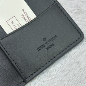 【AT3886】🖤【LV 新作メンズ小型財布】Louis Vuitton クラシックなブラックグレー | 大きなモノグラム柄 | ルイ・ヴィトン正規品折りたたみカードケース M80038