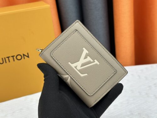 【AT3890】🤎 Louis Vuitton ルイ・ヴィトン 財布 - アースグレーのクラシックなモノグラムデザイン 🤎 💼 シンプルで質感のあるデザイン｜多機能な仕切り｜優雅で堂々たる雰囲気