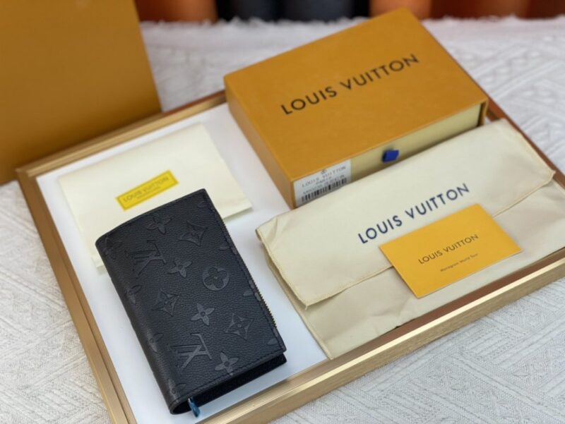 【AT3895】Louis Vuitton ルイ・ヴィトン ブラック モノグラム・アンプラント レザー ロングウォレット｜ジッパー付きコインポケット｜多カードスロット｜フランス製 🇫🇷  Louis Vuitton Monogram Empreinte 🖤