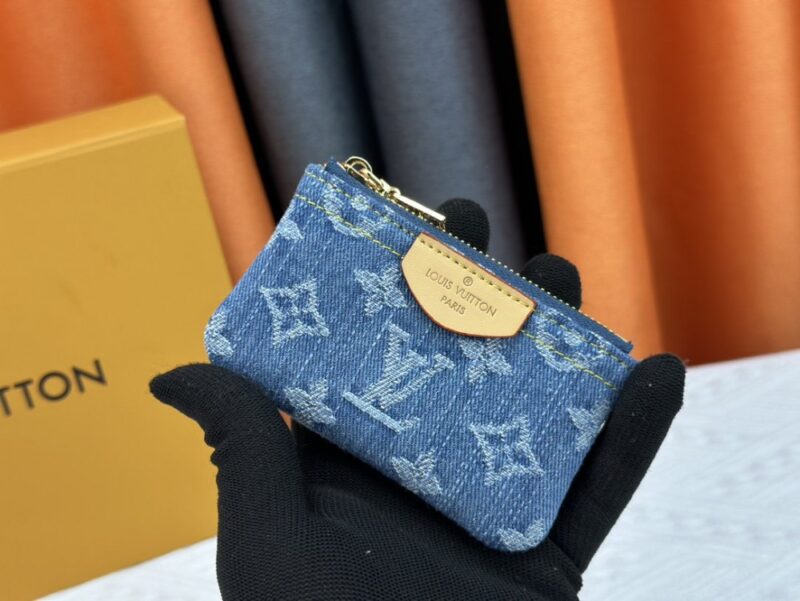 【AT3900】✨ Louis Vuitton ルイ・ヴィトン デニムシリーズ モノグラムカードケース✨ 限定デザイン｜軽ラグジュアリーな日常の必需品｜ファッションリーダーの第一選択