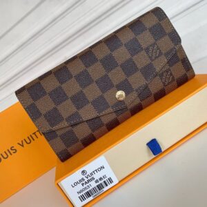 【AT3902】✨ Louis Vuitton ルイ・ヴィトン ダミエ 長財布（レッドライニング）🎀 クラシックと実用性を兼ね備えています。