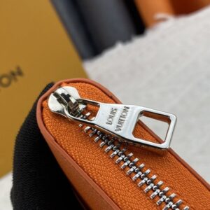 【AT3936】🧡 Louis Vuitton ルイ・ヴィトン オールレザー長財布 - キャラメルオレンジ | ミニマルでラグジュアリー、男女兼用 🧡