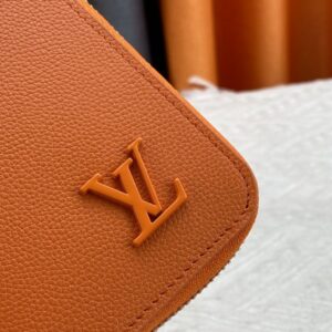 【AT3936】🧡 Louis Vuitton ルイ・ヴィトン オールレザー長財布 - キャラメルオレンジ | ミニマルでラグジュアリー、男女兼用 🧡