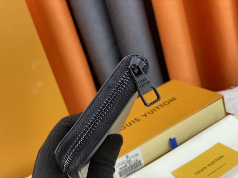 【AT3938】Louis Vuitton ルイ・ヴィトン クラシックなブラックのフルレザー長財布 🖤 ラグジュアリー・控えめ・あらゆるスタイルにマッチ