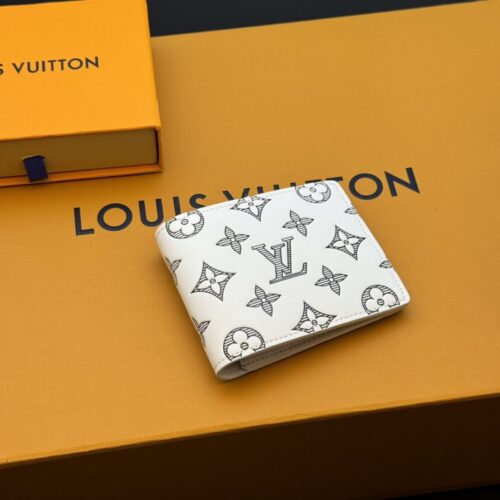 【AT3940】🕊️ Louis Vuitton ルイ・ヴィトン モノグラム ホワイトパターン 短財布👛 ファッションプリント · シンプルで上品 · フランス製