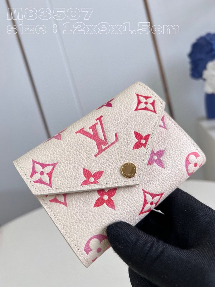 【AT3949】Louis Vuitton ルイ・ヴィトン M83507 モノグラム マルチカラー 限定 三つ折り財布 🌸ピンクフラワーデザイン レディース エレガントなウォレット