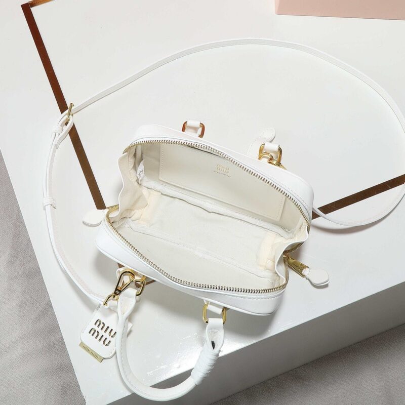 【AT4070】👜✨ Miu Miu ミュウミュウ クラシック ミニ ハンドバッグ ショルダーバッグ｜イタリア製 ✨👜