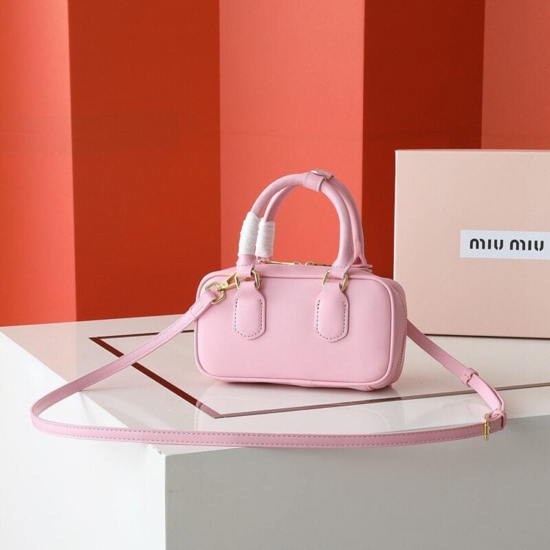 【AT4073】🎀MIU MIU ピンクのミニハンドバッグ💗チェーンショルダーバッグ｜イタリア製｜可愛くてエレガントなスタイル