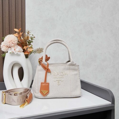 【AT4074】プラダ Prada 亜麻混紡 トートバッグ：軽奢な夏のリゾートファッション