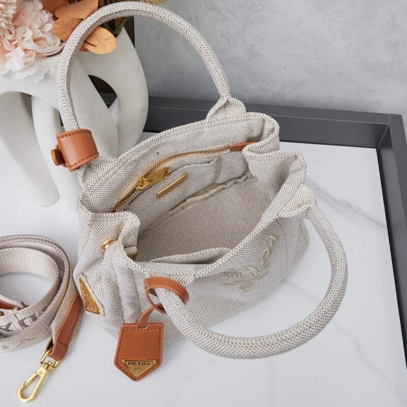 【AT4074】プラダ Prada 亜麻混紡 トートバッグ：軽奢な夏のリゾートファッション