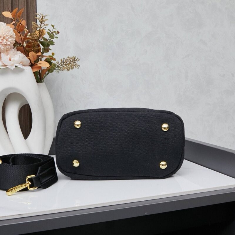 【AT4075】プラダ Prada クラシックトートバッグ｜都市の女性のためのエレガントな尊厳 | Prada Italy
