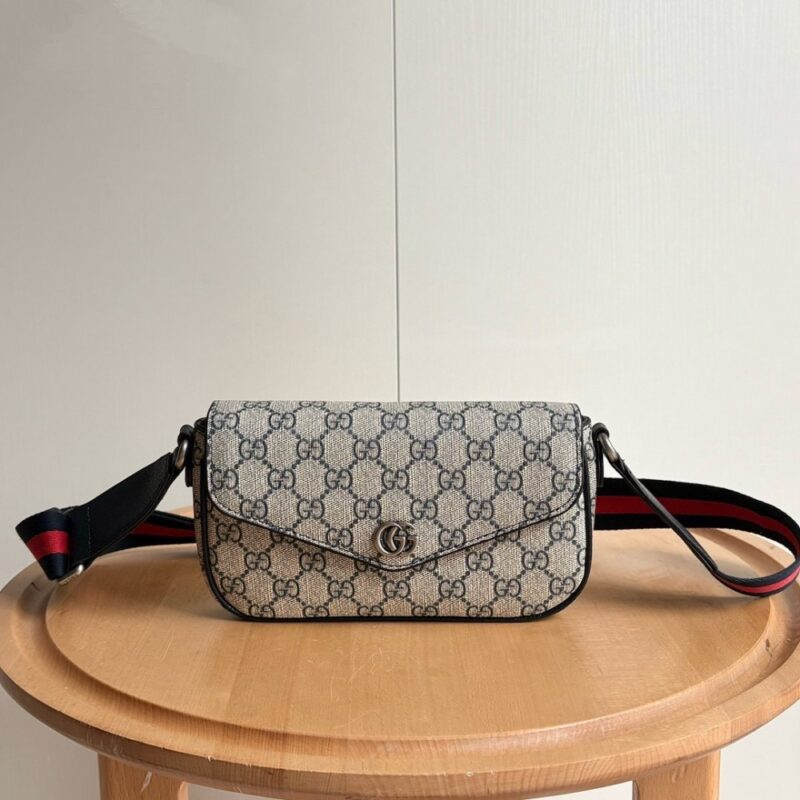 【AT4105】グッチのエンベロープバッグ - 高級感溢れるグレーデザインの小さなクラッチバッグ | Gucci Firenze