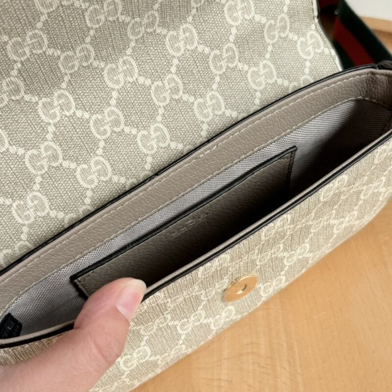 【AT4106】グッチクラシック エンベロープバッグ（Gucci Classic Envelope Bag） | Gucci Italy
