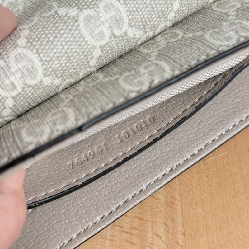 【AT4106】グッチクラシック エンベロープバッグ（Gucci Classic Envelope Bag） | Gucci Italy