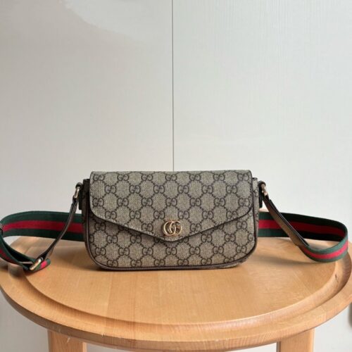 【AT4107】グッチ クラシックな封筒バッグ - 高級感溢れるGGモノグラム柄！ | Gucci