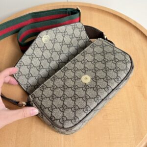 【AT4107】グッチ クラシックな封筒バッグ - 高級感溢れるGGモノグラム柄！ | Gucci