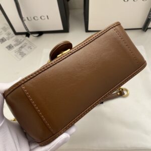 【AT4112】グッチMarmontシリーズの斜めかけバッグ - 高品質ラムスキンレザー製、流れるようなアートデザイン | Gucci Italy