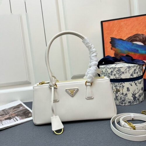 【AT4124】プラダの上質な白いカーフスキントートバッグ | Prada Italy