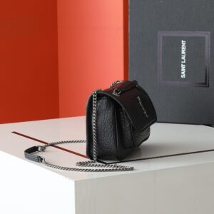 【AT4136】サンローラン（Saint Laurent）のNikiミニショルダーバッグ - エレガントな羊革素材とYSLロゴデザインが魅力的 | YSL