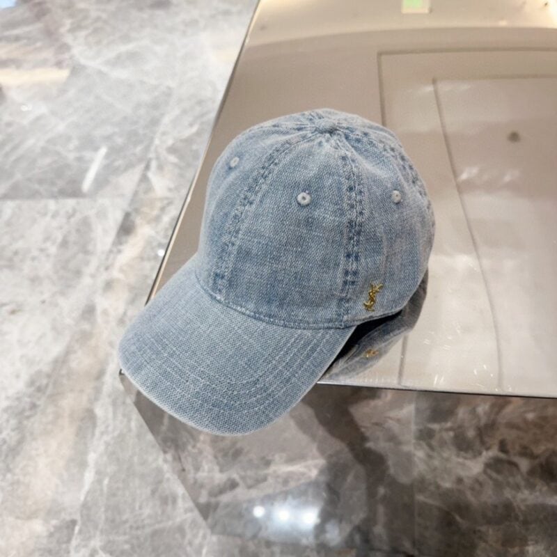【AT4151】🧢 YSLスタイルのライトブルーデニムベースボールキャップ｜ヴィンテージでシンプルなデザイン、ユニセックス対応💙