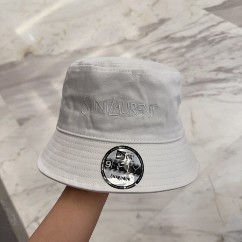 【AT4152】🧢✨ サンローラン × ニューエラ 白色刺繍バケットハット YSL