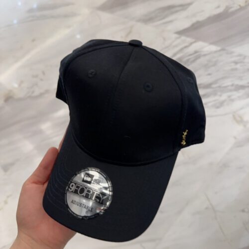 【AT4156】🖤 サンローラン × ニューエラ コラボ 9FORTY ブラックベースボールキャップ YSL