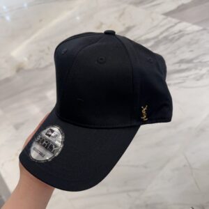【AT4156】🖤 サンローラン × ニューエラ コラボ 9FORTY ブラックベースボールキャップ YSL
