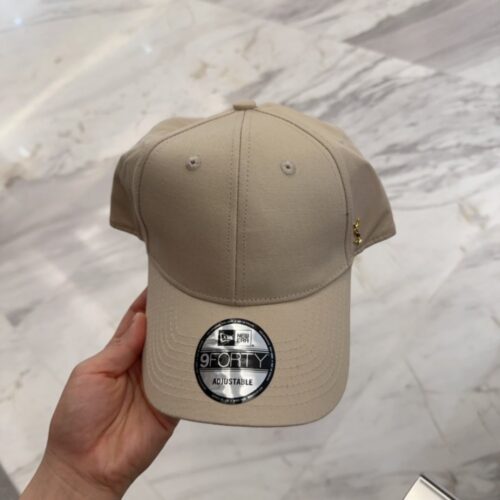 【AT4157】🧢 サンローラン × ニューエラ 9FORTY コラボレーション ベースボールキャップ（カーキ色） YSL