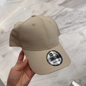 【AT4157】🧢 サンローラン × ニューエラ 9FORTY コラボレーション ベースボールキャップ（カーキ色） YSL