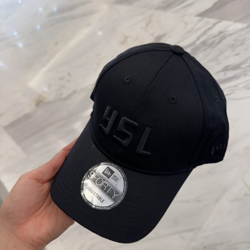 【AT4160】🖤 サンローラン x ニューエラ® YSL立体刺繍ベースボールキャップ トレンドのブラックカラー | ユニセックス | サイズ調整可能 🧢 YSL
