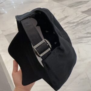 【AT4160】🖤 サンローラン x ニューエラ® YSL立体刺繍ベースボールキャップ トレンドのブラックカラー | ユニセックス | サイズ調整可能 🧢 YSL