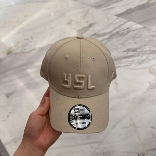 【AT4162】🧢 YSL 刺繍立体ロゴキャップ | ベージュ New Era × SAINT LAURENT コラボモデル