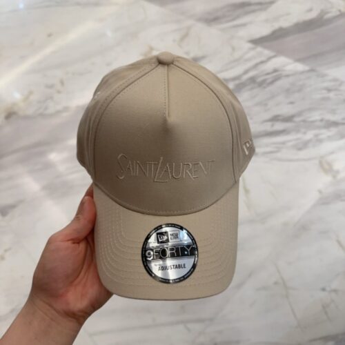 【AT4164】🧢 サンローラン 刺繍クラシック カーキ色9FORTYベースボールキャップ | NEW ERAコラボ YSL✨