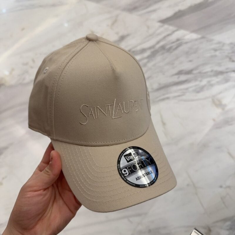 【AT4164】🧢 サンローラン 刺繍クラシック カーキ色9FORTYベースボールキャップ | NEW ERAコラボ YSL✨