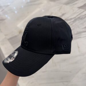 【AT4165】😊🖤 SAINT LAURENT x NEW ERA コラボレーション SL刺繍入りベースボールキャップ - ブラック 🖤🎩 YSL