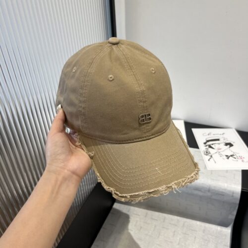 【AT5877】バレンシアガ（Balenciaga）ウォッシュ加工ダックビルキャップ - 高級素材と洗練されたデザイン美学 | Balenciaga