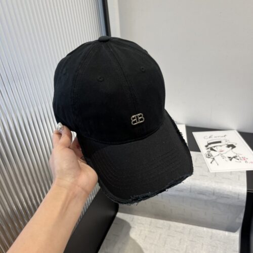 【AT5878】バレンシアガ（Balenciaga）の黒のキャップ - 都会のトレンドを演出する高品質なファッションアクセサリー | Balenciaga