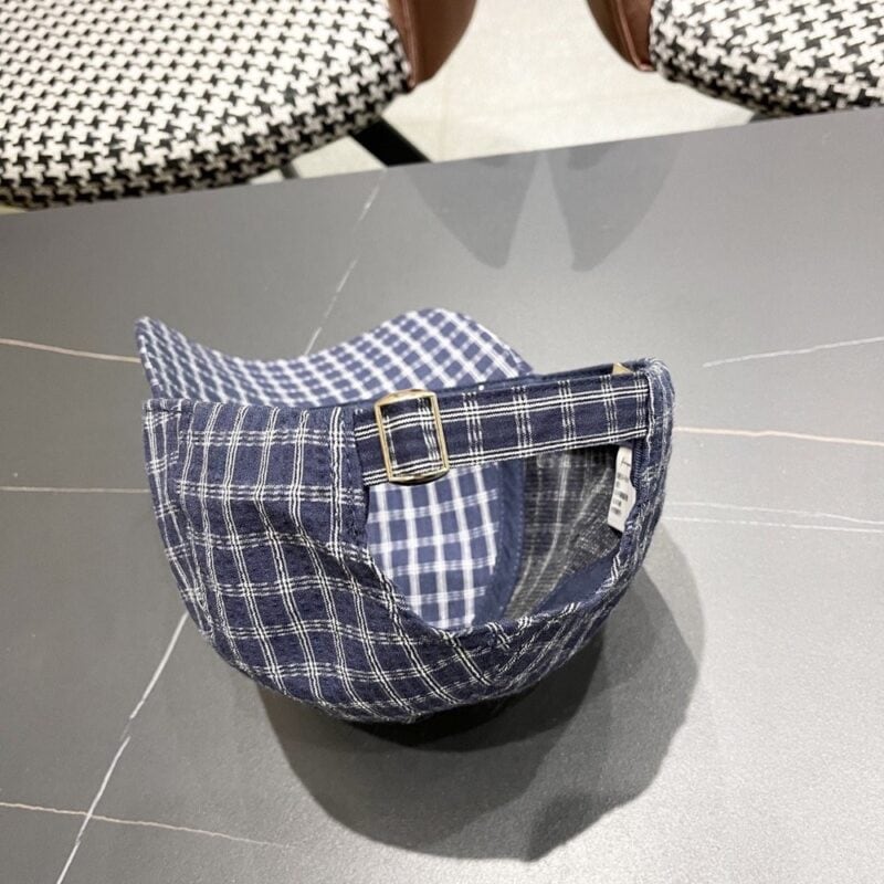 【AT5885】バーバリーブルーチェック柄キャップ - 英国のファッションと都会のエレガンスが融合 | Burberry London