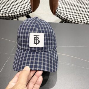 【AT5885】バーバリーブルーチェック柄キャップ - 英国のファッションと都会のエレガンスが融合 | Burberry London