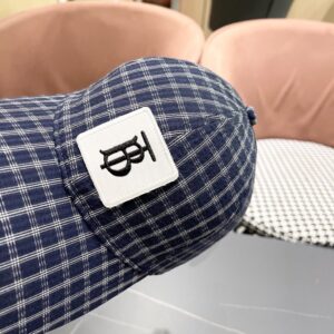 【AT5885】バーバリーブルーチェック柄キャップ - 英国のファッションと都会のエレガンスが融合 | Burberry London