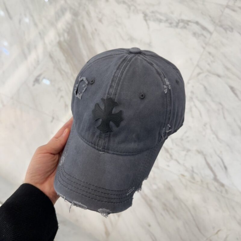 【AT5891】Chrome Hearts(クロムハーツ)バッジ付き古びた野球帽 - ストリートチャームを演出 | Chrome Hearts