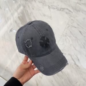 【AT5891】Chrome Hearts(クロムハーツ)バッジ付き古びた野球帽 - ストリートチャームを演出 | Chrome Hearts