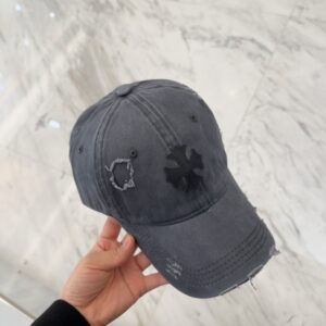 【AT5891】Chrome Hearts(クロムハーツ)バッジ付き古びた野球帽 - ストリートチャームを演出 | Chrome Hearts
