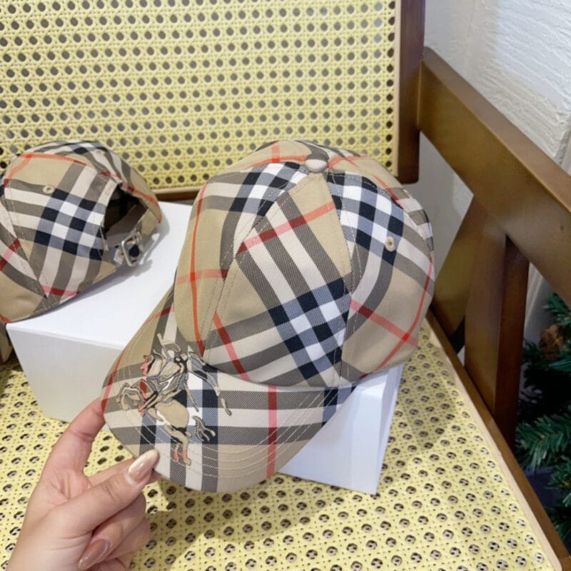 【AT5898】チェック柄調節可能な野球帽 - 都会のエレガントなファッションアイテム | Burberry London