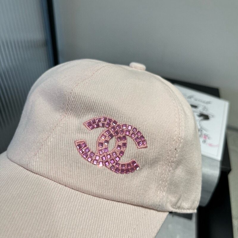 【AT5900】Chanel シャネルのピンクダックビルキャップ：エレガントで贅沢なストリートファッションアイテム | Chanel
