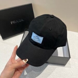 【AT5915】プラダ Prada 2025新作 エレガント＆ストリート感満載のキャップ | Prada Italy