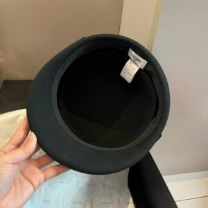 【AT5927】セリーヌ Celine 2024年秋冬コレクション ブラックウールダックビルキャップ | Céline